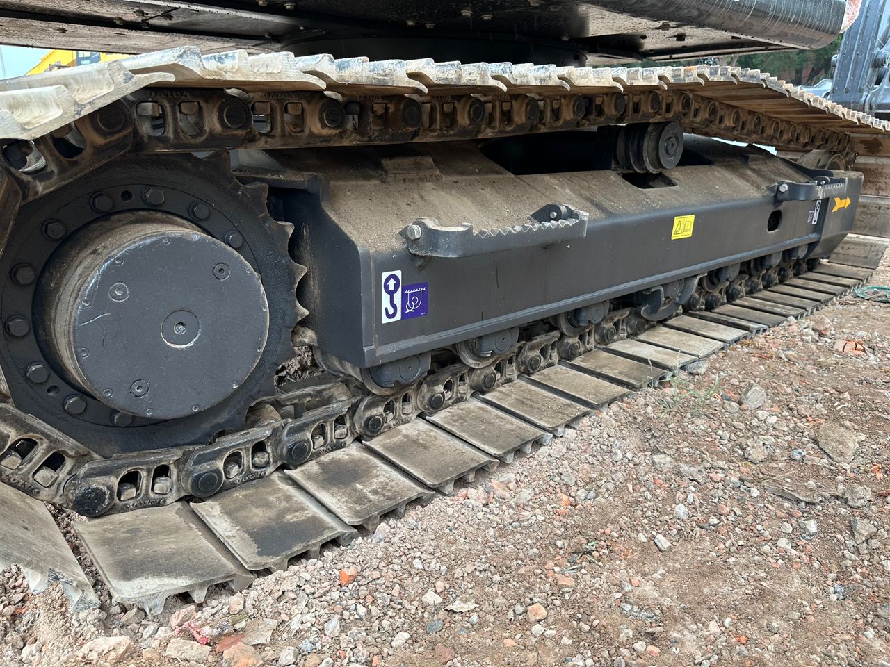 Volvo 14-Ton Excavator (2023) – Low Hours, Ready for Work - Image 5