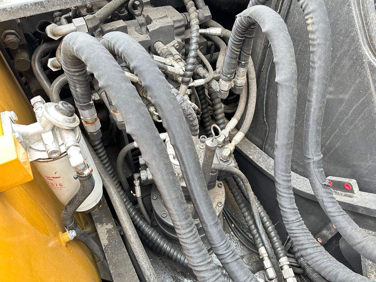 Volvo 14-Ton Excavator (2023) – Low Hours, Ready for Work - Image 6