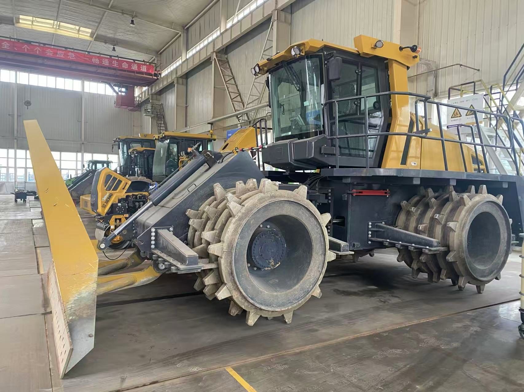 XCMG XH285 Landfill Compactor